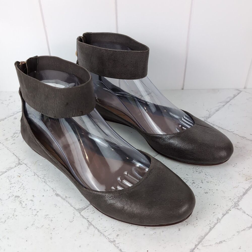 Beautiful brownish gray high-end shoe that definitely turns heads. $40.00